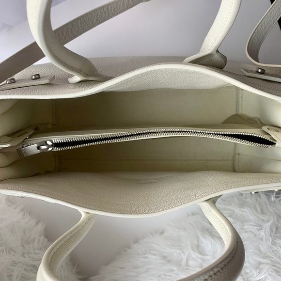 YVES SAINT LAURENT Grained Calfskin Small Sac - Picture 4 of 11